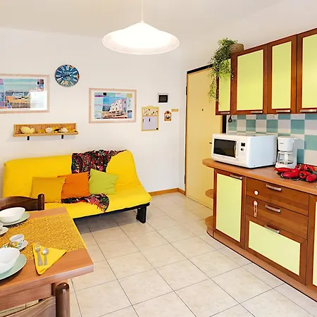 דירה Villaggio Olimpia-perseo, With A Large Wooded Park, 3 Swimming Pools, Tennis Courts And A Bar ביביונה